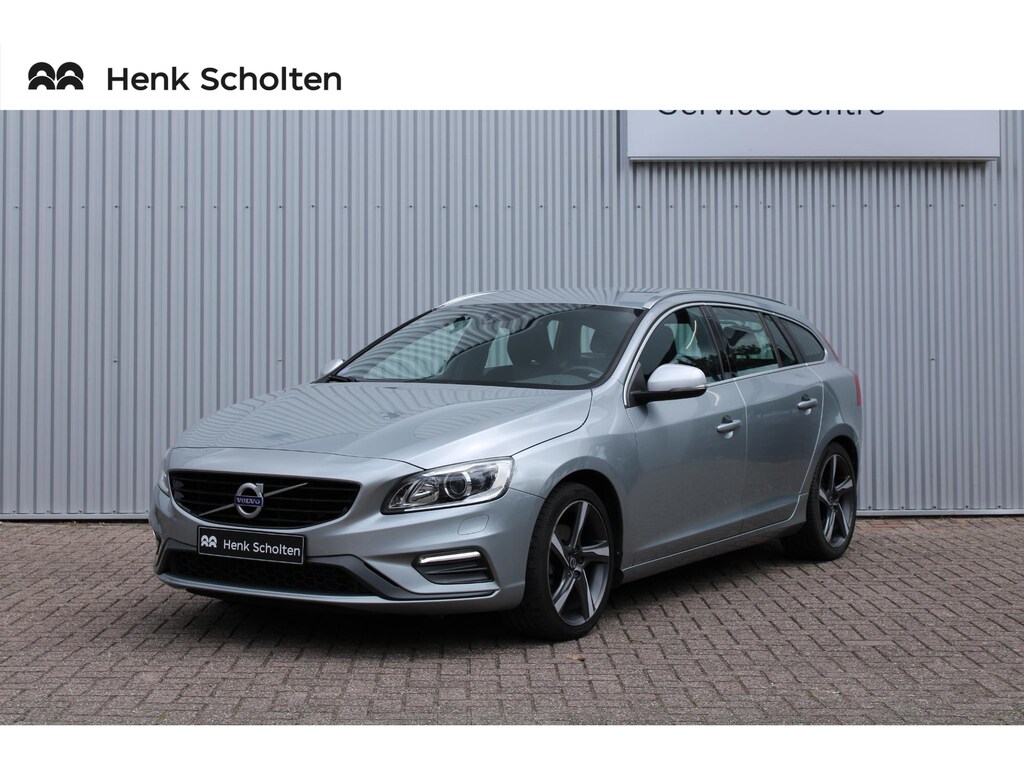 Volvo V60 T3 R-Design | Standkachel | Afneembare trekhaak | Stoelverwarming voorzijde | Parkeersensoren achter | Bluetooth telefoonverbinding | Cruise Control