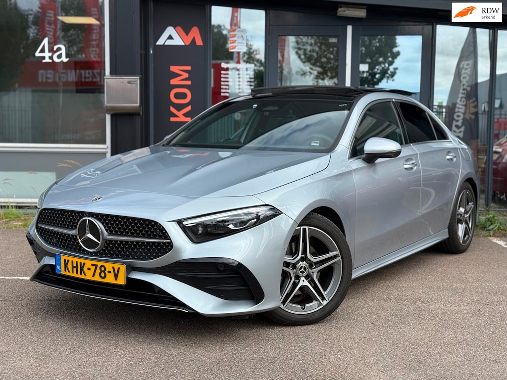 Mercedes-Benz A-klasse 180 AMG Line | Pano | Sfeer | Airco | Cruise
