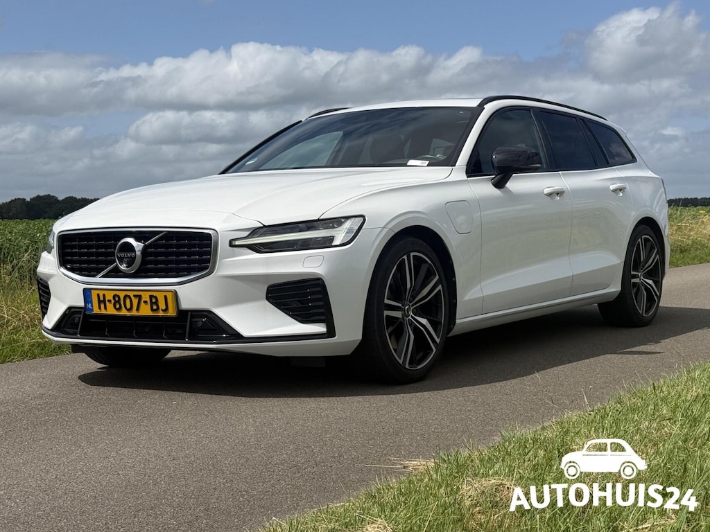 Volvo V60 2.0 T8 Twin Engine AWD 390pk R-Design 360|PANO|HUD|TREKHAAK|NL-AUTO