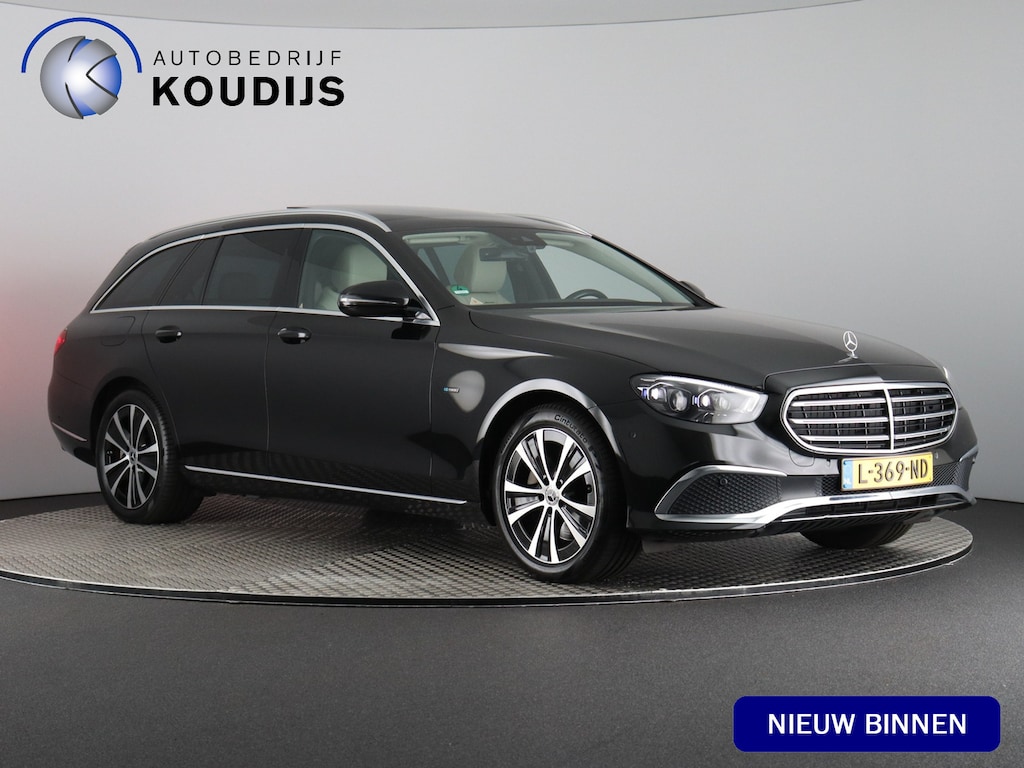 Mercedes-Benz E-klasse Estate 300 e (Pano / Elek. Trekhaak / Burmester / Camera / Matrix / Sfeerverl.)