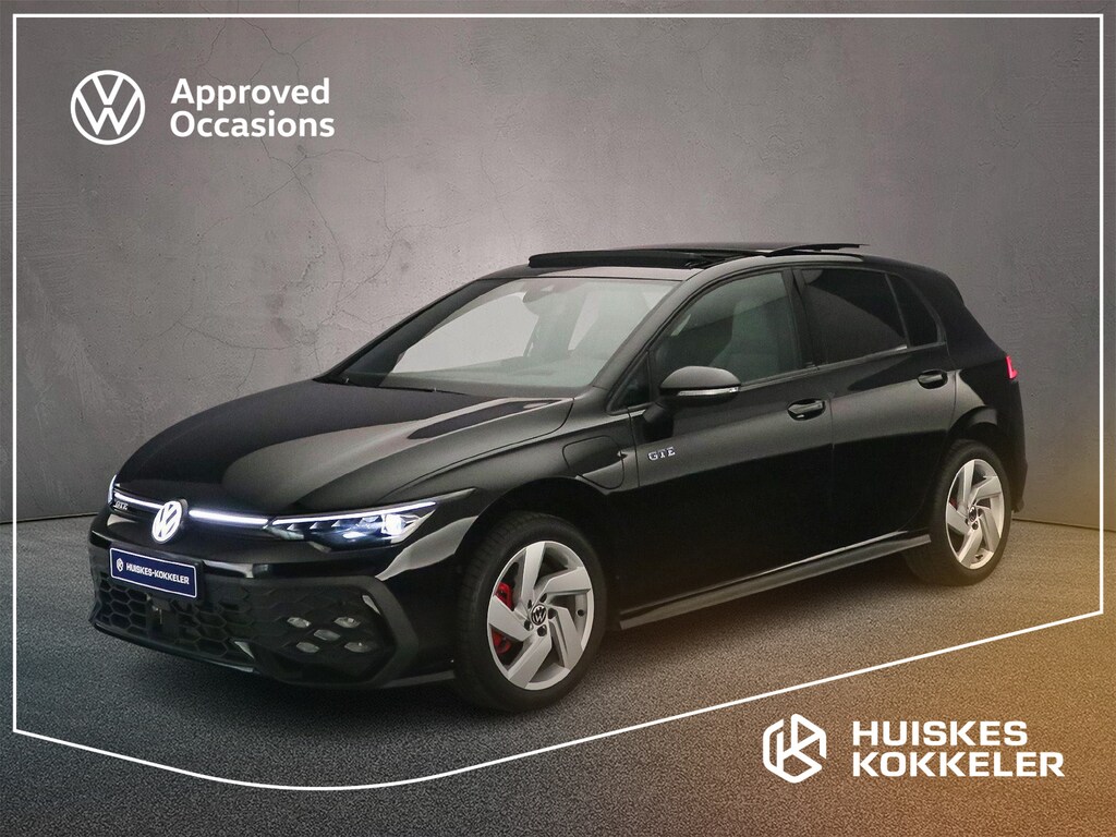 Volkswagen Golf GTE 1.5 TSI eHybrid 272pk DSG Automaat Trekhaak, Panoramadak, Black Style, Lederen bekleding, LED matrix koplampen, Adaptive cruise control