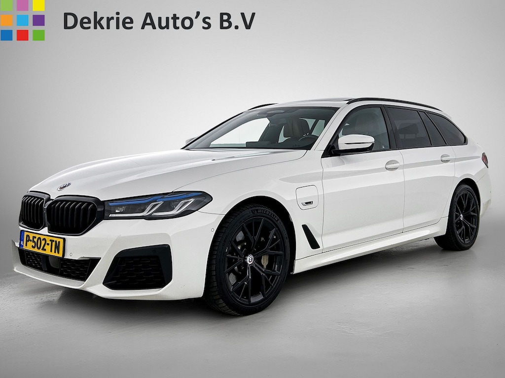 BMW 5-Serie Touring 530e xDrive Hybride Business Edition Plus / M-sport / Harman Kardon / Panoramadak / Massagefunctie / Trekhaak / Leder-Sport / Apk 06-2028
