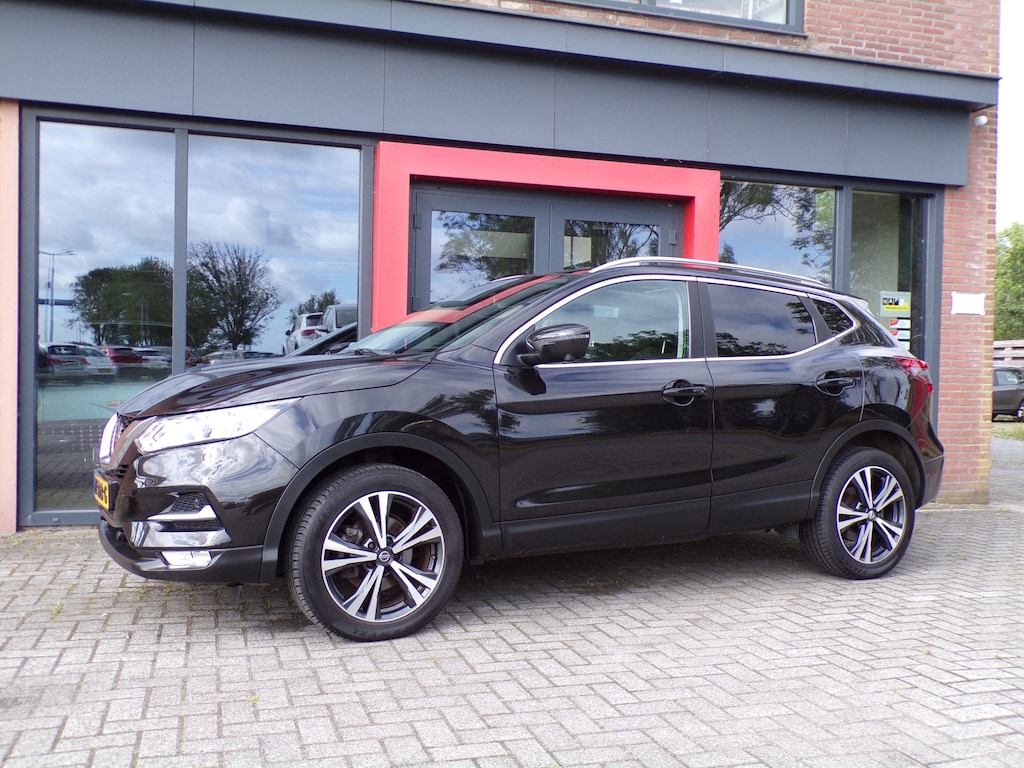 Nissan Qashqai 1.3 DIG-T N-Connecta Pano Trekhaak Carplay Camera NAP!