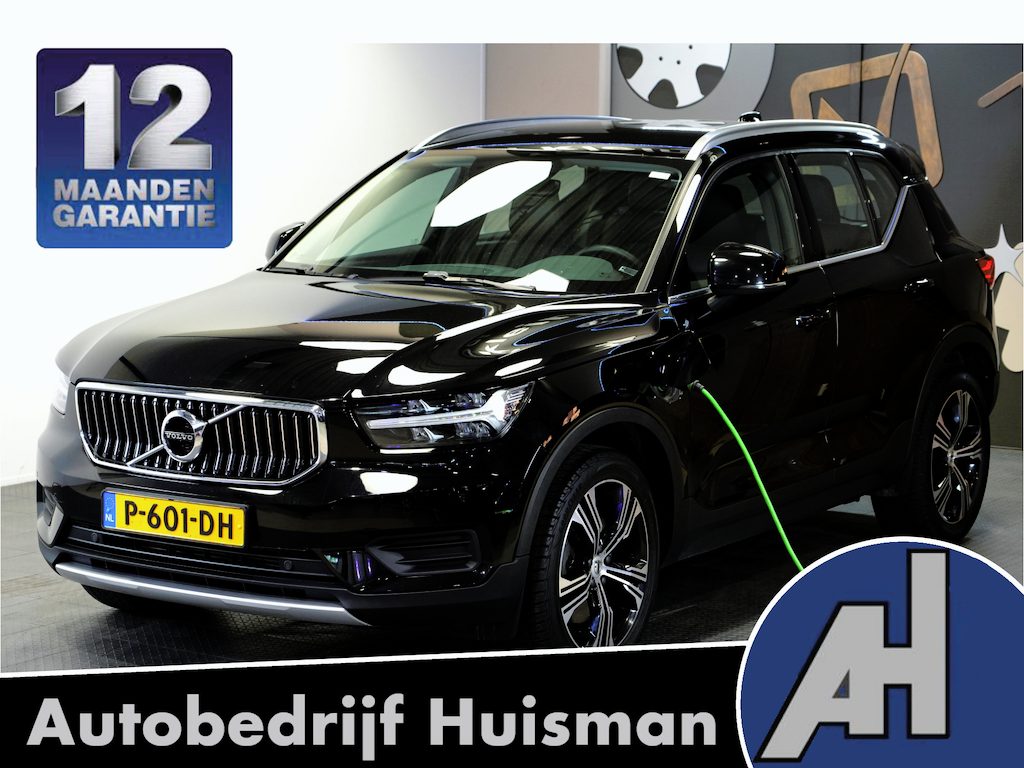 Volvo XC40 1.5 T4 Recharge 155kW/211pk DCT7 Inscription ADAPT.CRUISE + PILOT ASSIST + NAPPA LEER + NAVI SENSUS + LANE ASSIST + STUUR-&STOELVERWARMING + CAMERA + STYLING PAKKET + KEYLESS ENTRY&GO + EL.TREKHAAK + PARKSENSOREN V&A + 19” LM-VELGEN!!