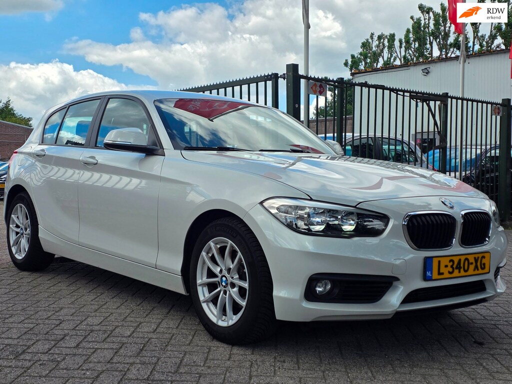 BMW 1-Serie 118i Corporate Lease Executive Parlemoer Automaat 1e eigenaar navigatie airco cruis parkeer sensor
