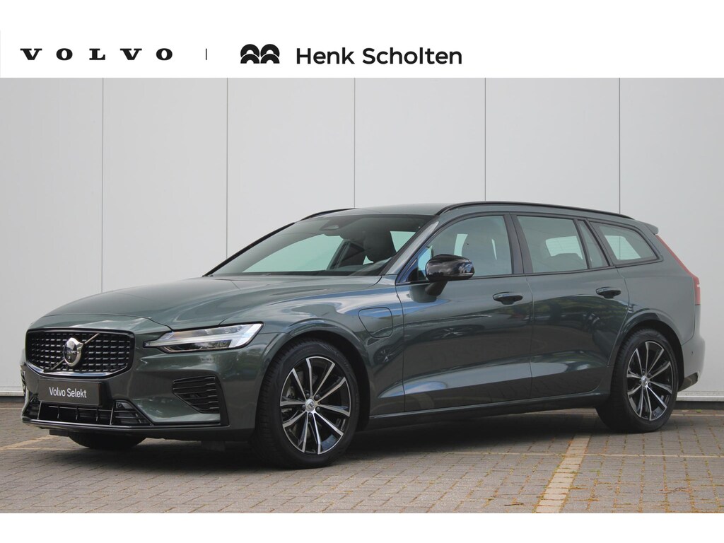 Volvo V60 T8 Plug-in hybrid AWD Plus Dark | Elektrisch verstelbare stoelen met geheugenfunctie | Premium audiosysteem van Harman Kardon | Semi-elektrische trekhaak | Stoelverwarming vóór en achter | Stuurverwarming | 360°-camera