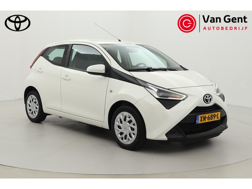 Toyota Aygo 1.0 VVT-i x-play | Navigatie | Airco | Camera | Bluetooth
