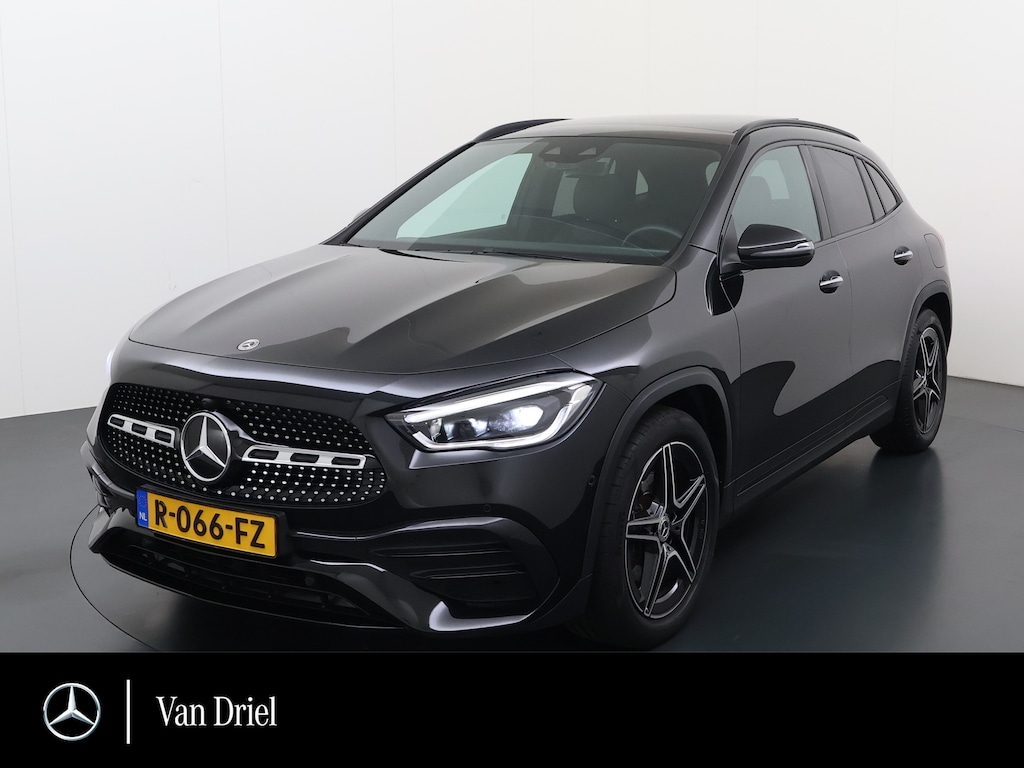 Mercedes-Benz GLA 180 AMG line | Pano Memory Multibeam Keyless
