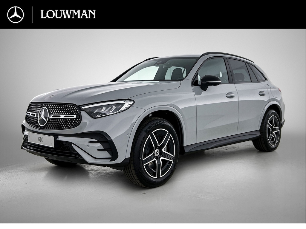 Mercedes-Benz GLC 300e 4MATIC Business Solution AMG | Advanced plus | Nightpakket | Parkeerpakket met achteruitcamera | Trekhaak | Middenconsole metaalstructuur | 19” vijfspaaks lichtmetalen AMG-velgen | URBAN GUARD Plus | Warmtewerend, donkergetint glas |