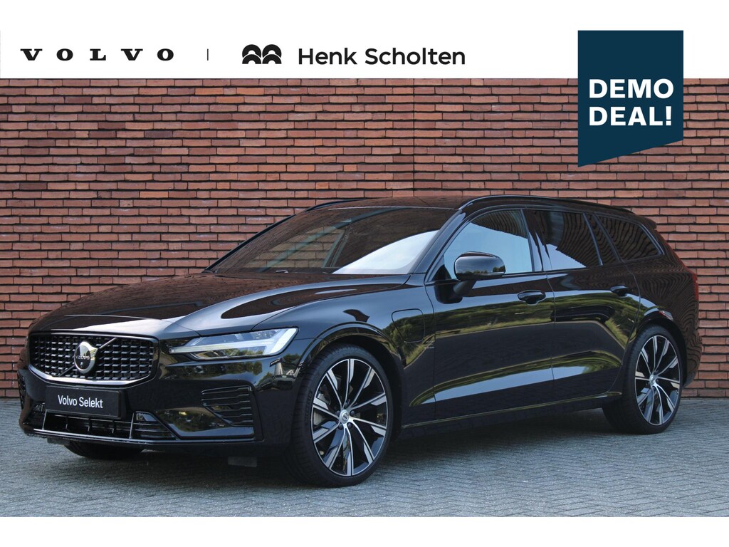 Volvo V60 T6 Plug-in hybrid AWD Plus Dark | Panoramadak | Head-Up Display | 360 Graden Camera | Extra Getint Glas | 20'' Lichtmetalen Velgen | Geventileerde Voorstoelen | Apple Carplay/ Android Auto