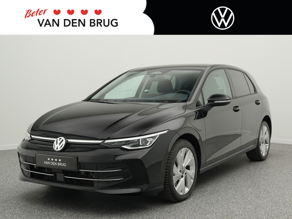 Volkswagen Golf 1.5 eHybrid 204pk Life Edition | LED Matrix IQ | 360 Camera | Side Assist | Trekhaak | Navigatie |