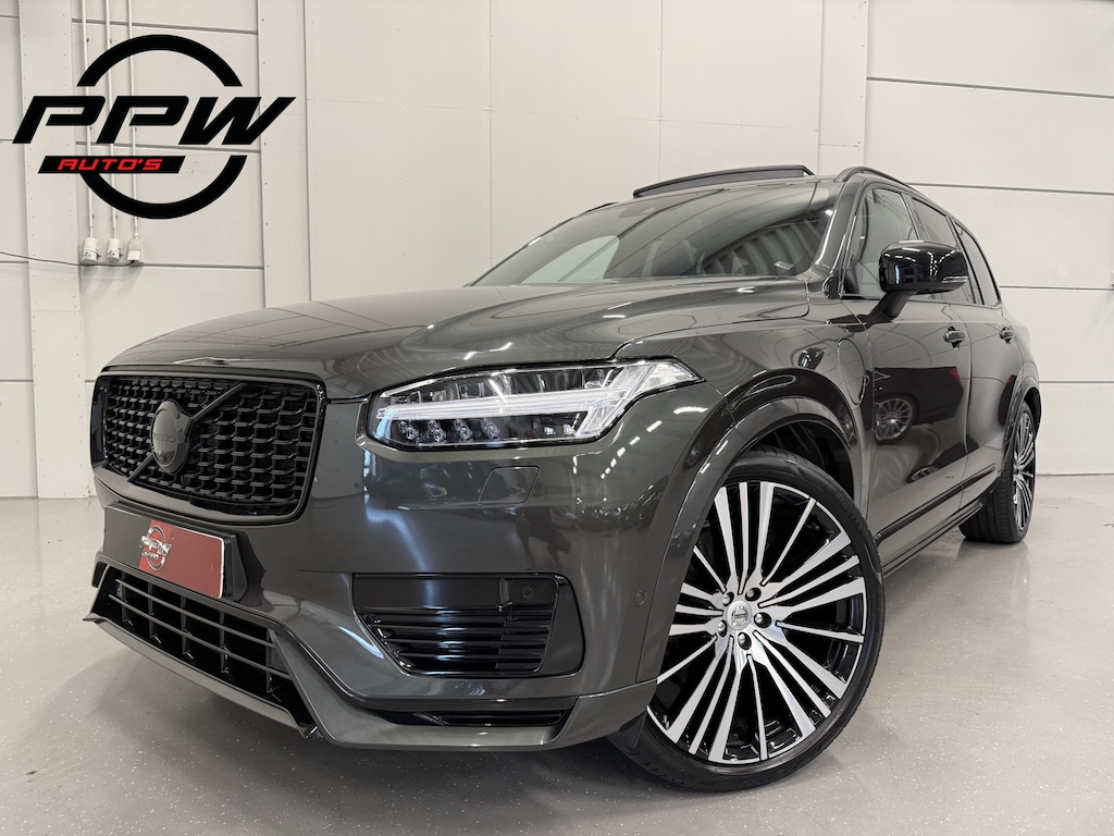 Volvo XC90 T8 Recharge AWD R-Design 49.000km/PANO/LUCHTVERING/SOH 96%/TREKHAAK/22"/HEAD-UP/H&K/LEER-ALCANTARA R-DESIGN SP. STOELEN/MEMORY/ACC/PILOT-ASSIST/PINE-GREY/NET OH BEURT GEHAD BIJ VOLVO