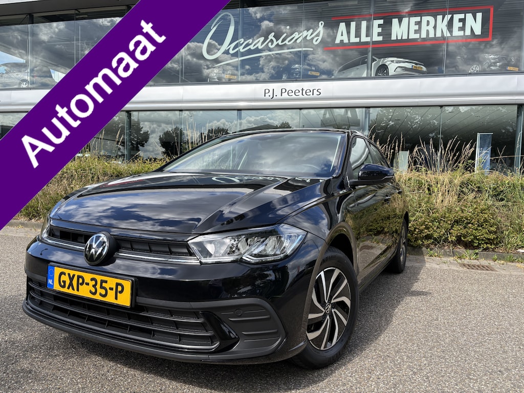Volkswagen Polo 1.0 TSI Life Edition Achteruitrijcamera - Airco - Apple carplay - Draadloze telefoonoplader - Parkeersensor achter - Radio - Licht metalen velgen 15 inch - Navigatie - Radio - Cruise control - Elektrische ramen - Bluetooth - Led verlichting - Regensensor - start/stop systeem - stuurwiel multifunctioneel - Stoffen bekleding