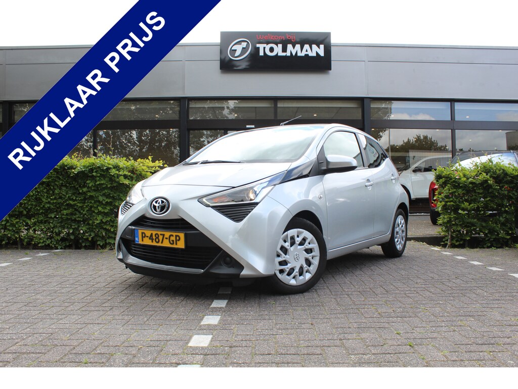 Toyota Aygo 1.0 VVT-i x-play | Rijklaar | Apple/Android | ''Trekhaak'' | PDC | DAB+ | Bluetooth | Camera | Airco | 5-Drs