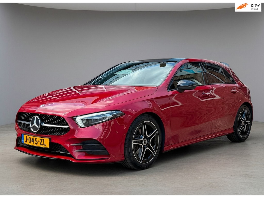 Mercedes-Benz A-klasse 180 Business Solution AMG, Navi, Cruise, panodak, sportstoelen + mem