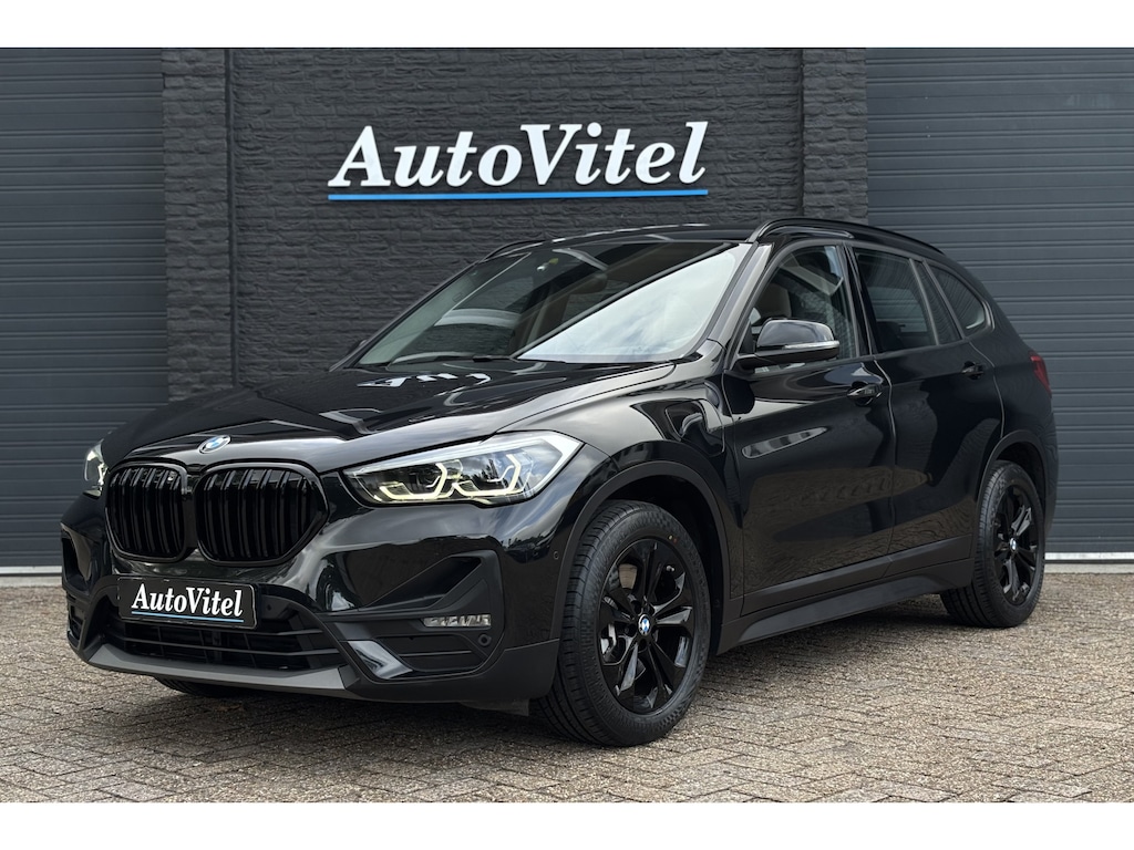 BMW X1 xDrive25e | Leder | Camera | Head-Up | M-Stuur | Elektrische Klep | 35X op voorraad