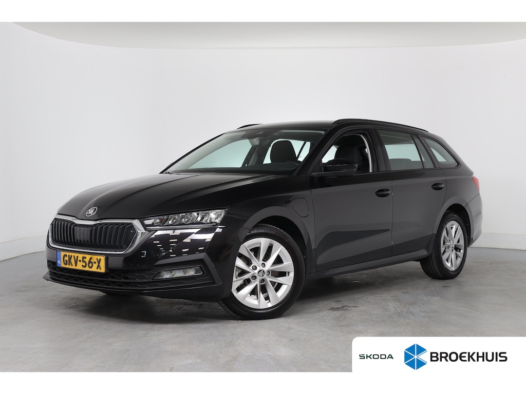Skoda Octavia Combi 1.4 TSI iV PHEV Business Edition | Dealer Onderhouden! | LED | Navi By App | Clima | Parkeersensoren | Cruise Control | DAB | Lichtmetalen Velgen