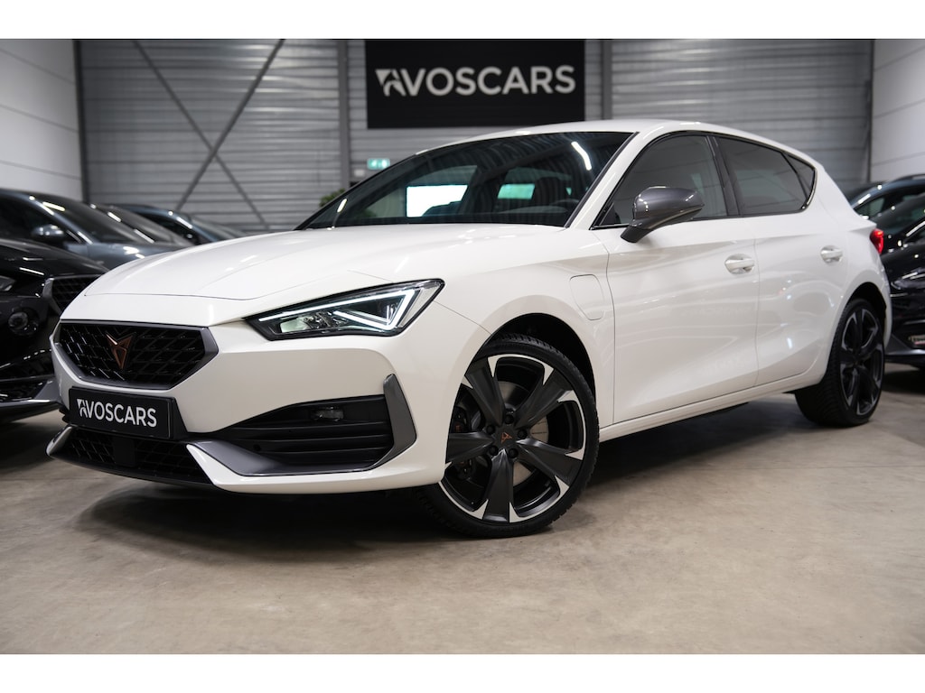 CUPRA Leon 1.4 e-Hybrid VZ 245PK * Kuipstoelen - 19" - Sfeer - ACC - App - Stoelverwarming *
