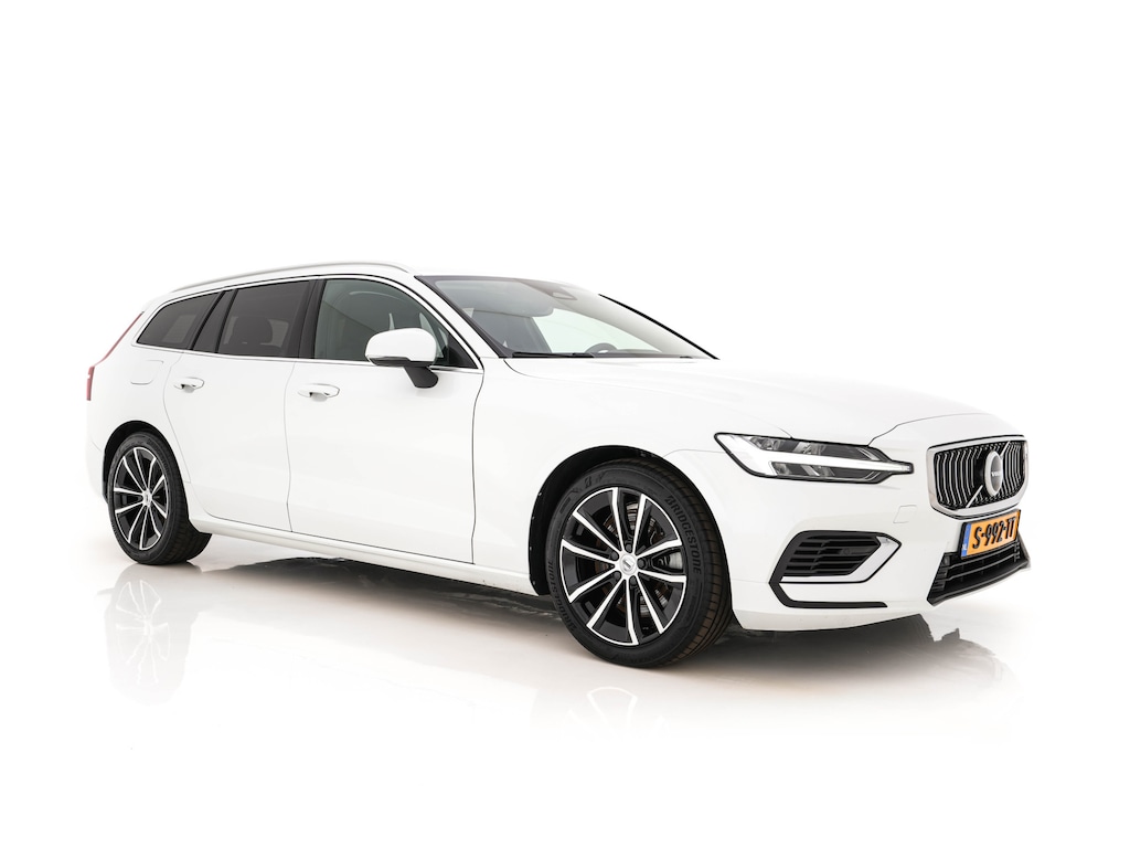 Volvo V60 2.0 T6 Core Bright AWD (Plug-In) {SoH-97%} (INCL-BTW) Aut. *FULL-LED | DIGI-COCKPIT | CAMERA | HEATED-COMFORTSEATS | KEYLESS | DAB | PRIVACY-GLASS | CARPLAY | NAVI-FULLMAP | TOWBAR | 18''ALU*