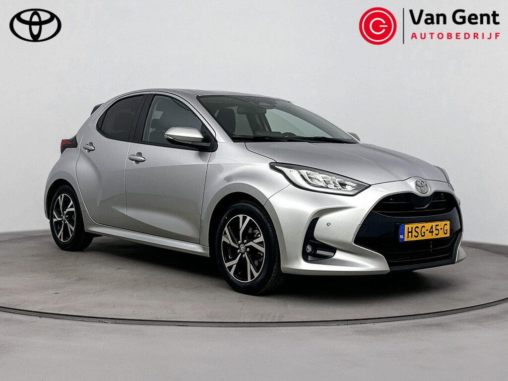 Toyota Yaris 1.5 Hybrid 115 Dynamic | Apple Carplay / Android Auto | Dodehoek detectie | Parkeersensoren voor/achter | Stoel-/stuurverwarming | Adaptive Cruise | Clima | Keyless | Camera | 16 inch
