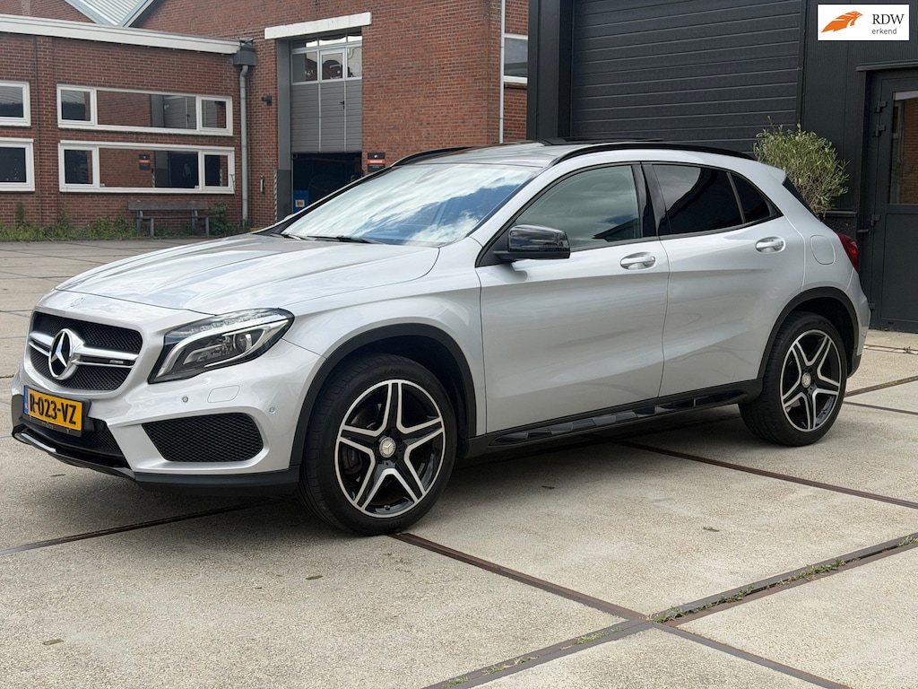 Mercedes-Benz GLA 250 AMG Pano H/Kardon Night Pakket