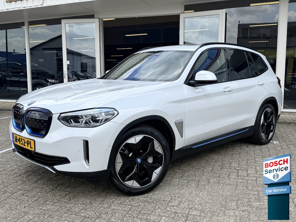 BMW iX3 Executive 80 kWh | Trekhaak | Sportstoelen | DAB | Apple/Android | Keyless | H & K | Shadow line