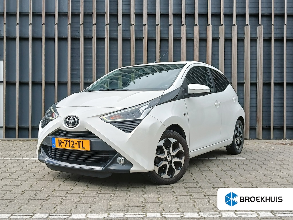 Toyota Aygo 1.0 VVT-i x-joy | Stoelverwarming | Camera | Dealer Onderhouden |