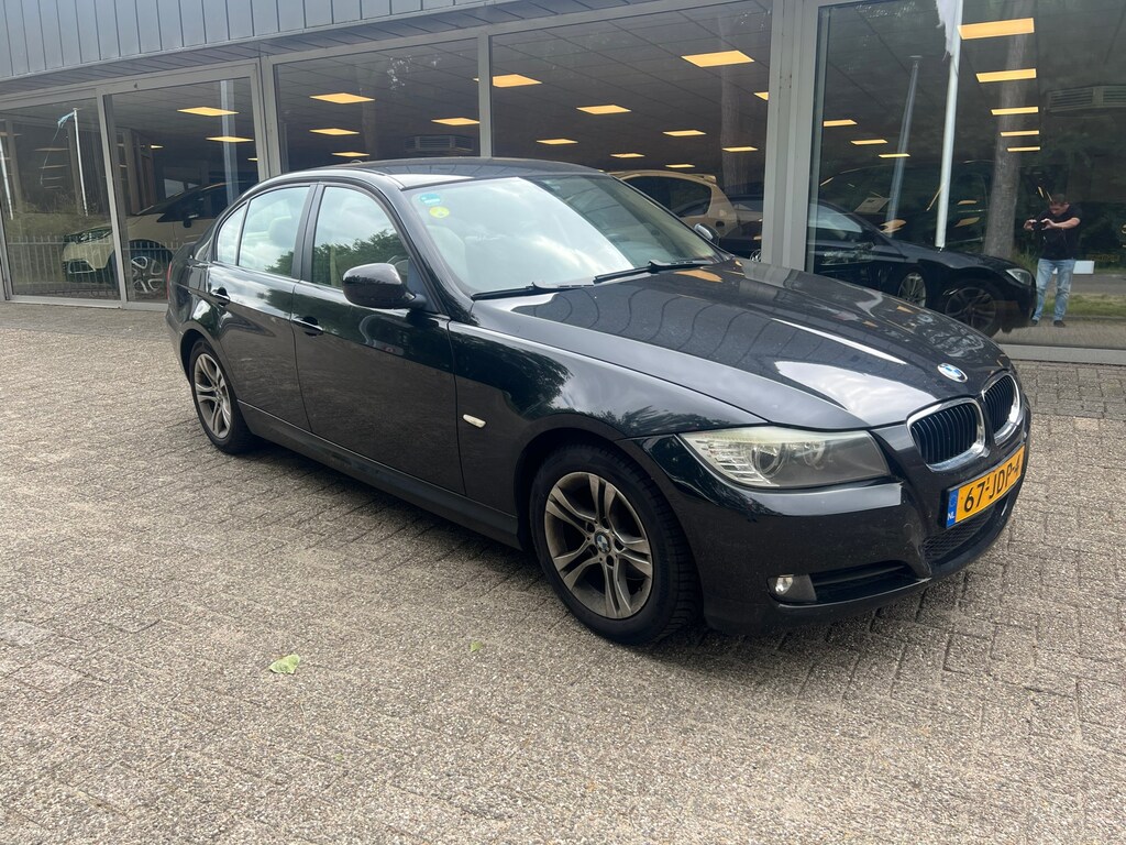 BMW 3-Serie 318i Business Line goed onderhouden