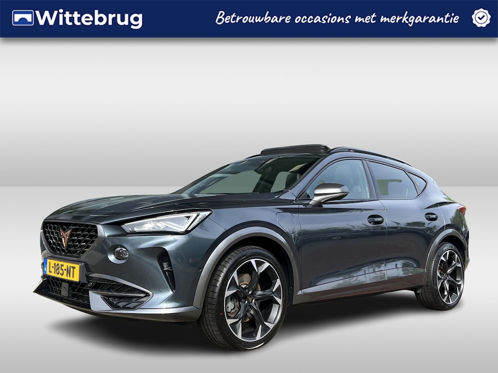 CUPRA Formentor 1.4 e-Hybrid 204pk Performance DSG Automaat / Panorama dak / Navigatie / Stuur en stoelverwarming / Camera /  19 Inch