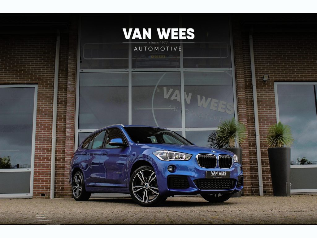 BMW X1 xDrive18d High Executive M Sport | Keyless entry | Camera | Head-up | Navigatie | Stoelverwarming | Alcantara | Park Assistant | LED | Trekhaak | 19 inch | Bluetooth | PDC