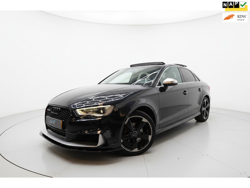 Audi A3 Limousine 1.4 TFSI CoD LIMO PANO RS LOOK UITLATEN