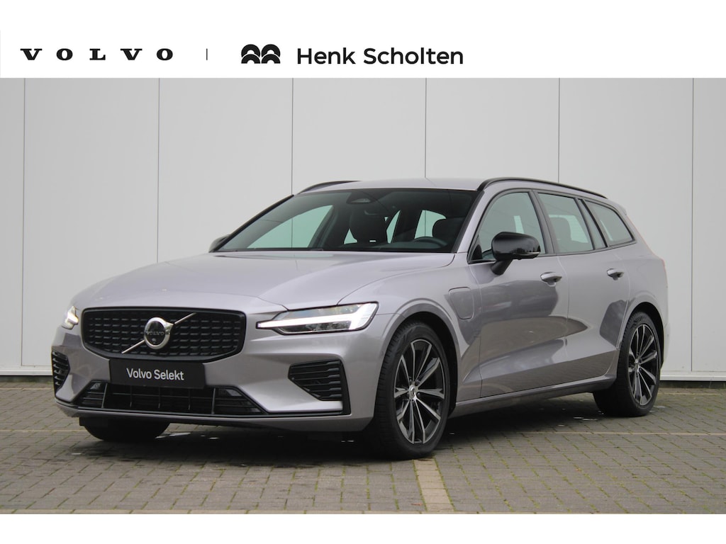 Volvo V60 T8 Plug-in hybrid AWD Plus Dark | Adaptive Cruise & Pilot Assist | 360 Camera | Premium Harman/Kardon Audio | Semi Elektr. Trekhaak | Stoelverwarming voor & achter | Stuurverwarming | Power Seats incl. Memory
