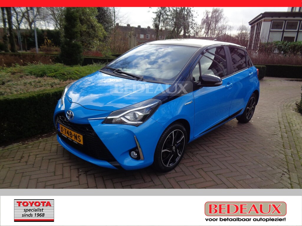 Toyota Yaris 1.5 Hybrid 100pk 5D CVT SkyBlue Edition, rijklaar met 12 mnd BOVAG garantie , bij Toyota specialist
