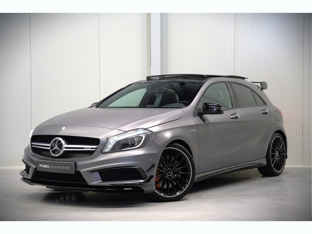 Mercedes-Benz A-klasse AMG 45 4MATIC | Magno | Stoelverwarming | Panoramadak | Aero Pack | Kuipstoelen | Performance Uitlaat | Drivers Pack | Performance Stuur | Navigatie | Camera | Cruise Control | AMG Exclusive | Performance