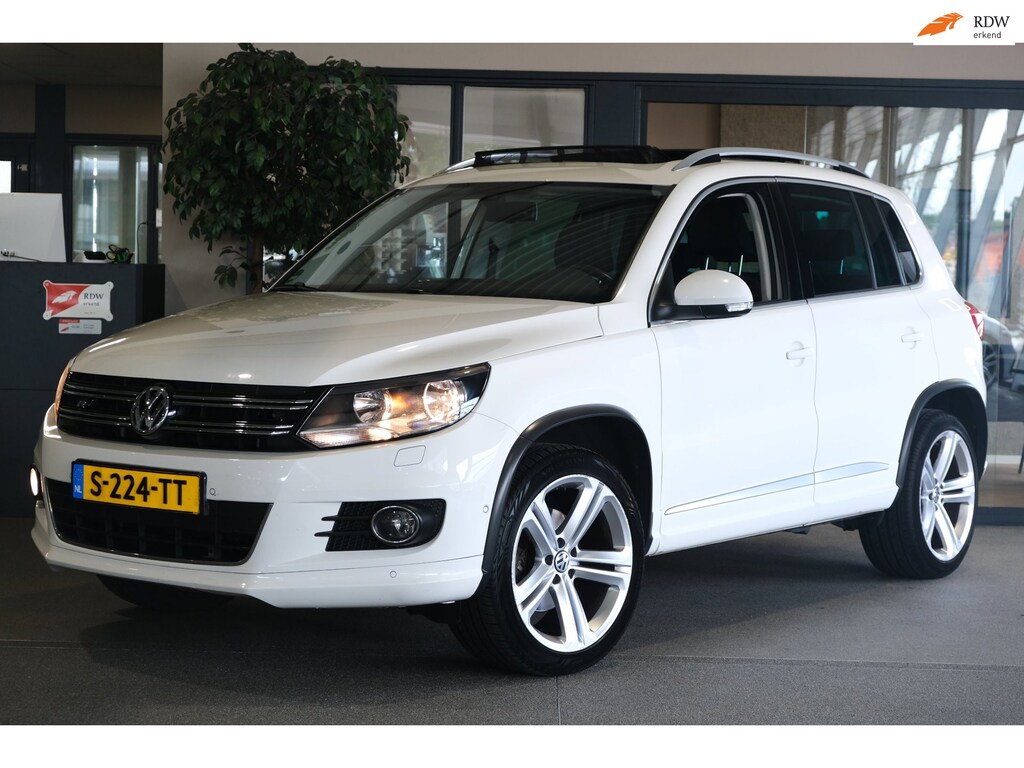 Volkswagen Tiguan 1.4 TSI R-line Pano Trek Cam Keyless Led Pdc