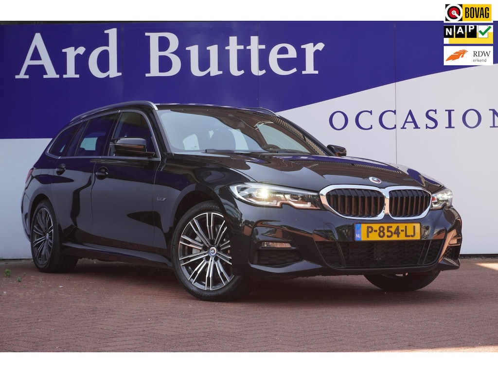 BMW 3-Serie Touring 330e xDrive M-Sport M 50 Jahre Edition 292PK+Volleder+Keyless+Breed-Navi+Flippers+SOH95% = ORIG/NL+DEALER