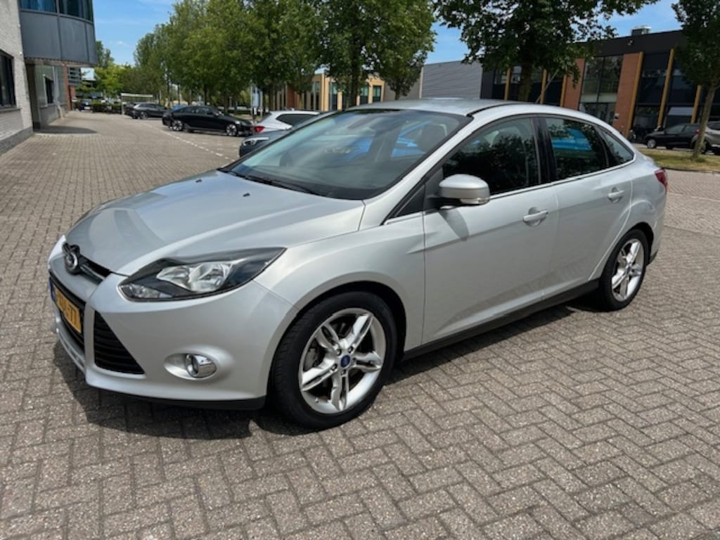 Ford Focus 1.6 EcoB. Titanium NAVI CRUISE CLIMA NAP!