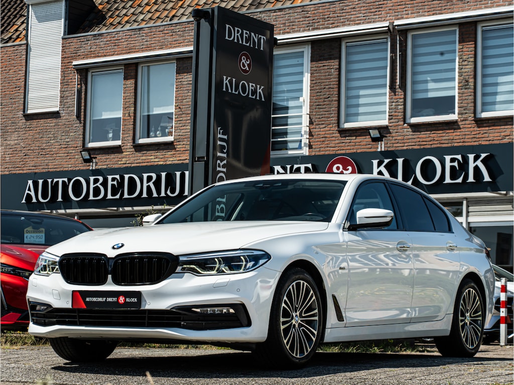 BMW 5-Serie 530i High Exe PANO CAMERA ELEK TREKHAAK SHADOW LINE