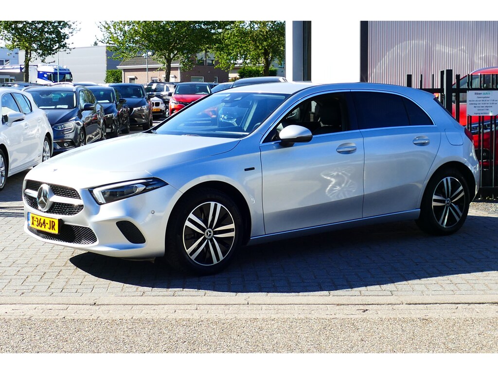 Mercedes-Benz A-klasse 250 e SOH 92,2% Carplay/Android, Navi, Clima, StoelVerw, Full Led, Haak 1600kg
