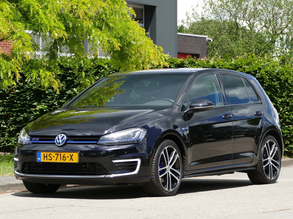 Volkswagen Golf 1.4 TSI GTE | panoramadak | 18" all-season-banden | navigatie | bluetooth