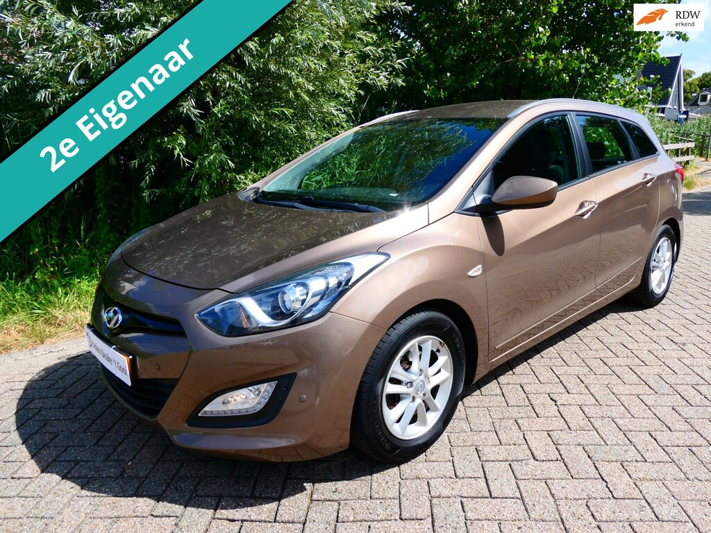 Hyundai i30 1.6 GDi 135pk Automaat 2e eig. Airco Cruise Trekhaak 1300kg. PDC