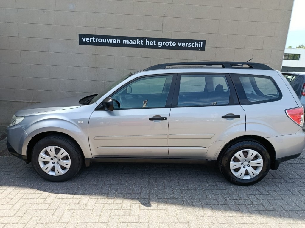 Subaru Forester 2.0 X INTRO