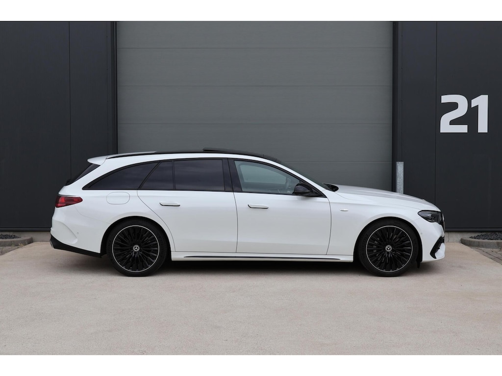 Mercedes-Benz E-klasse Estate 300 e AMG Line / Panoramadak / Memory Stoelen / Hyperscreen / Keyless-Go / Burmester 4D Surround