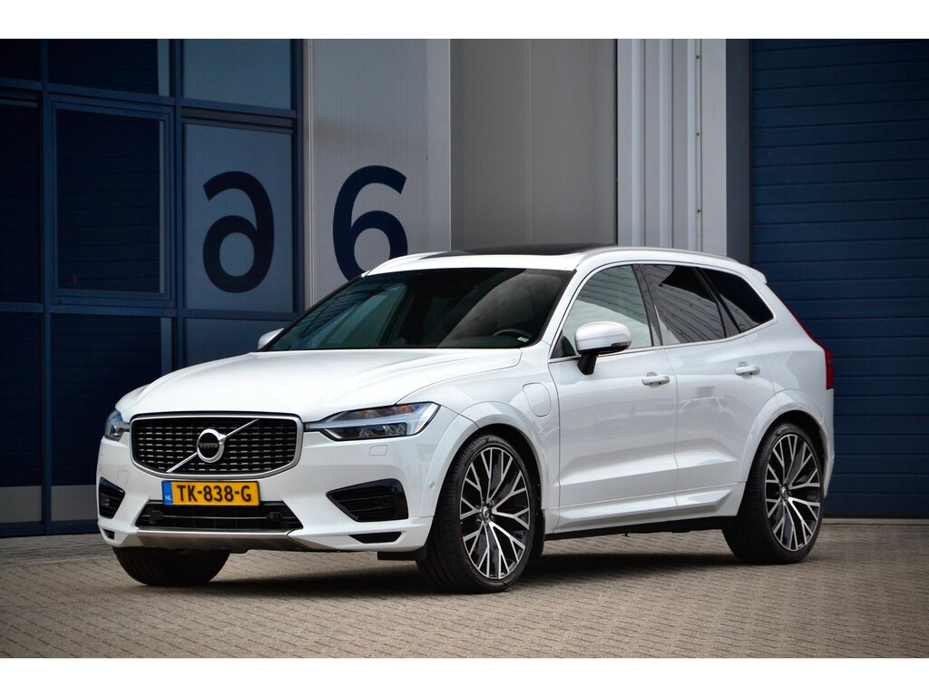 Volvo XC60 2.0 T8 Twin Engine AWD R-Design / Pano / Luchtvering / 22 Inch / B&W / Leder