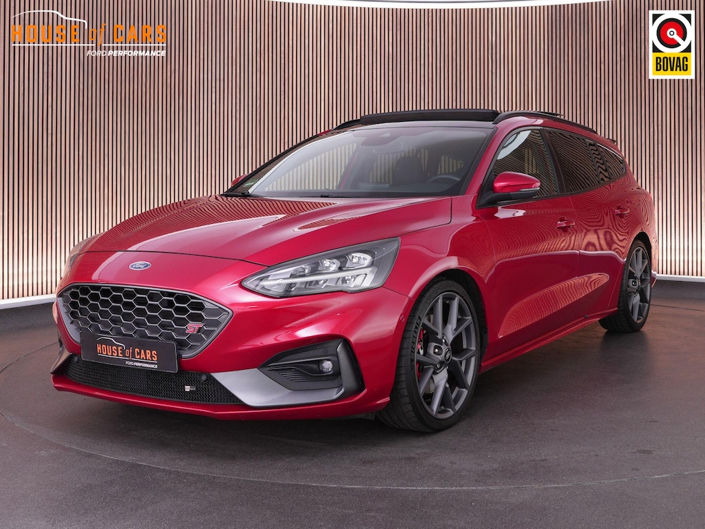Ford Focus Wagon ST-3 AUTOMAAT 2.3 280pk PERFORMANCE PACK |track modus|panoramadak|B&O|Apple Carplay|blind spot|adaptive cruise control|winterpack|parkeercamera|19" LMV|