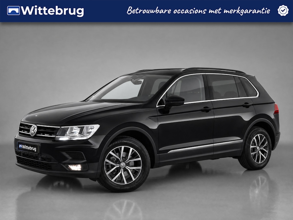 Volkswagen Tiguan 1.5 TSI ACT Comfortline / Navigatie / Parkeersensoren V+A / Zwenkbare trekhaak / Climate controle /