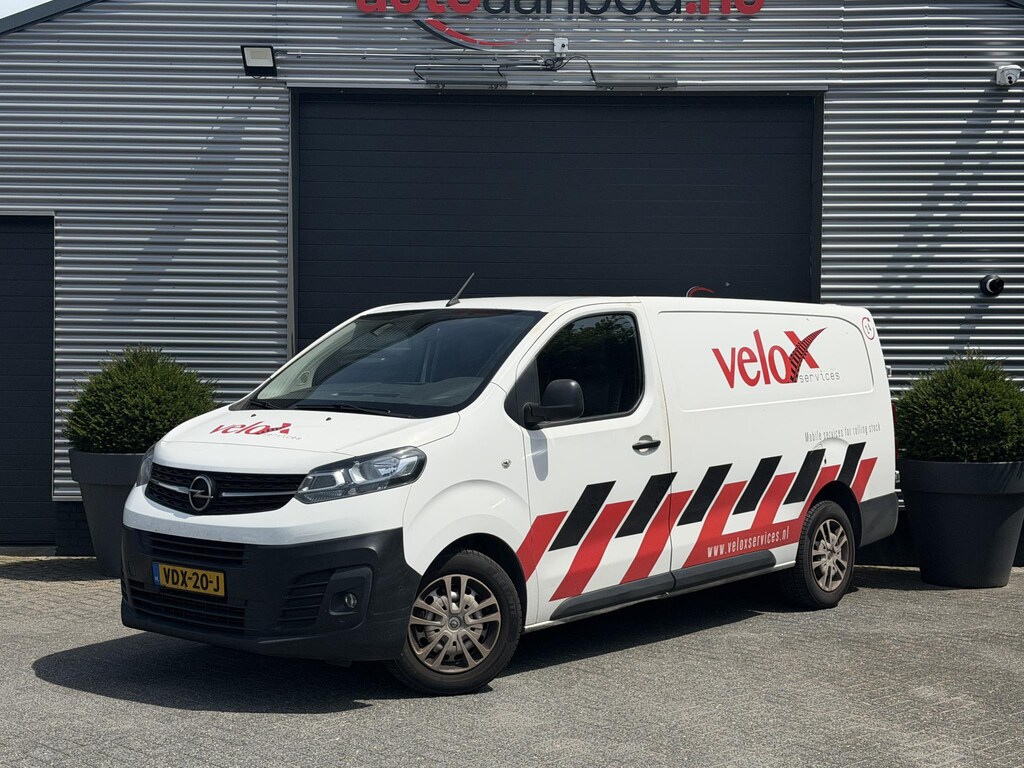 Opel Vivaro 2.0 CDTI L2H1 Edition Navigatie | Camera | DAB | Lederen Bekleding |