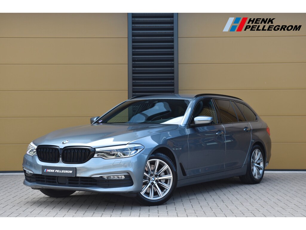 BMW 5-Serie Touring 530i High Executive * Head-up * Sfeerverlichting * Comfortstoelen * Harman / Kardon * Apple carplay *