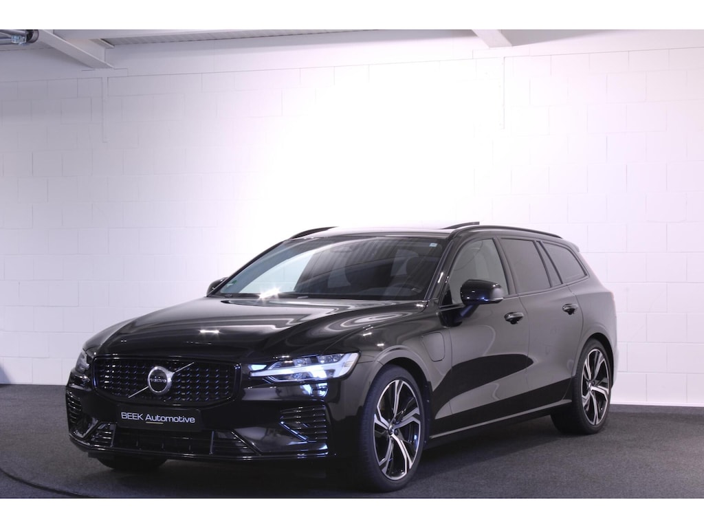 Volvo V60 2.0 T6 Plug-in hybrid AWD Plus Dark | H/K | PANO |