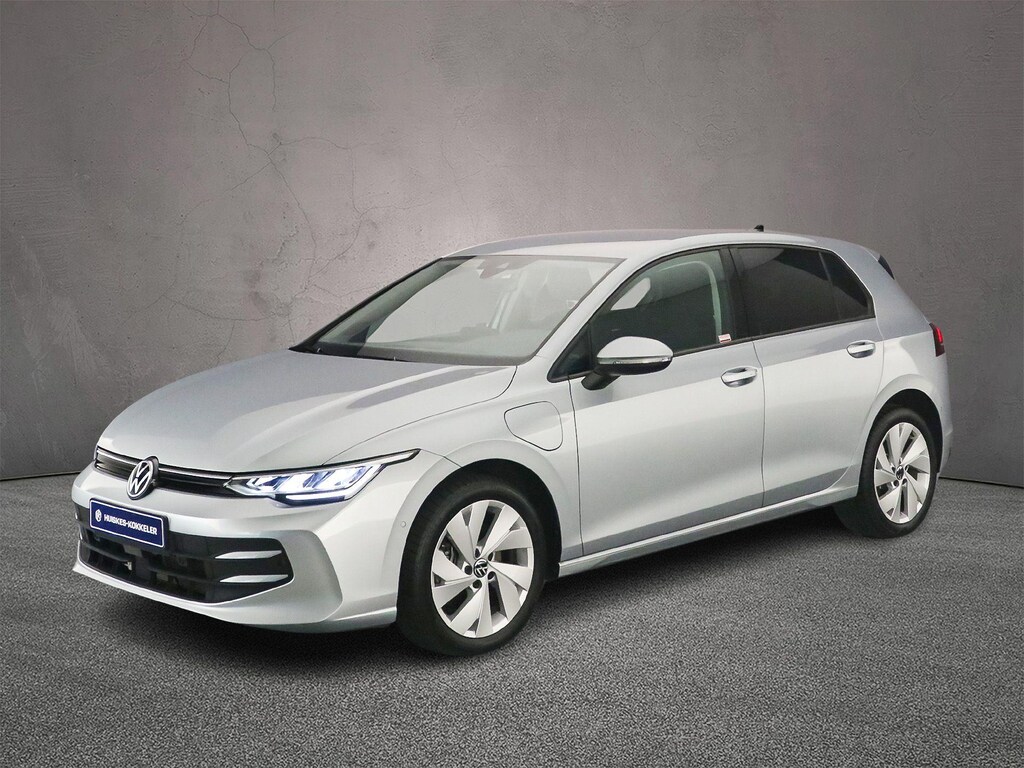 Volkswagen Golf Life Edition 1.5 TSI eHybrid 204pk DSG Automaat Adaptive cruise control, Achteruitrijcamera, Stoelverwarming, App connect, Parkeersensoren, LED koplampen